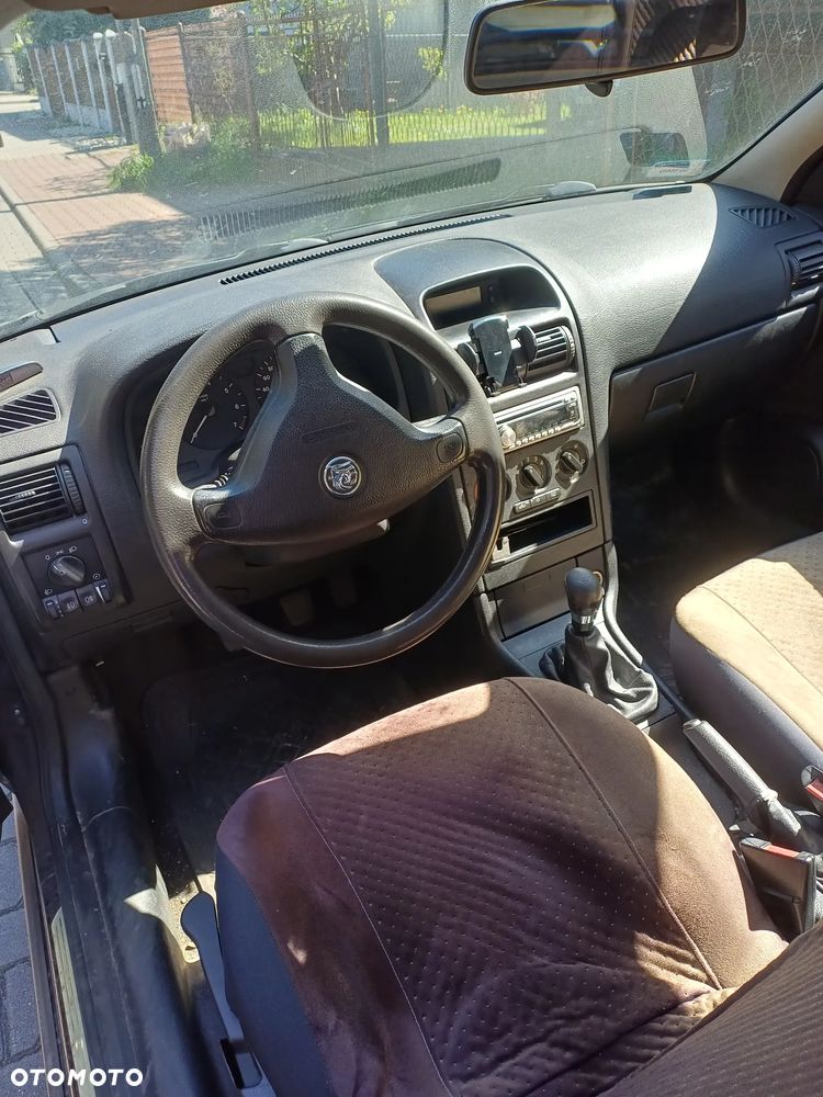Opel Astra 1.6 - 7