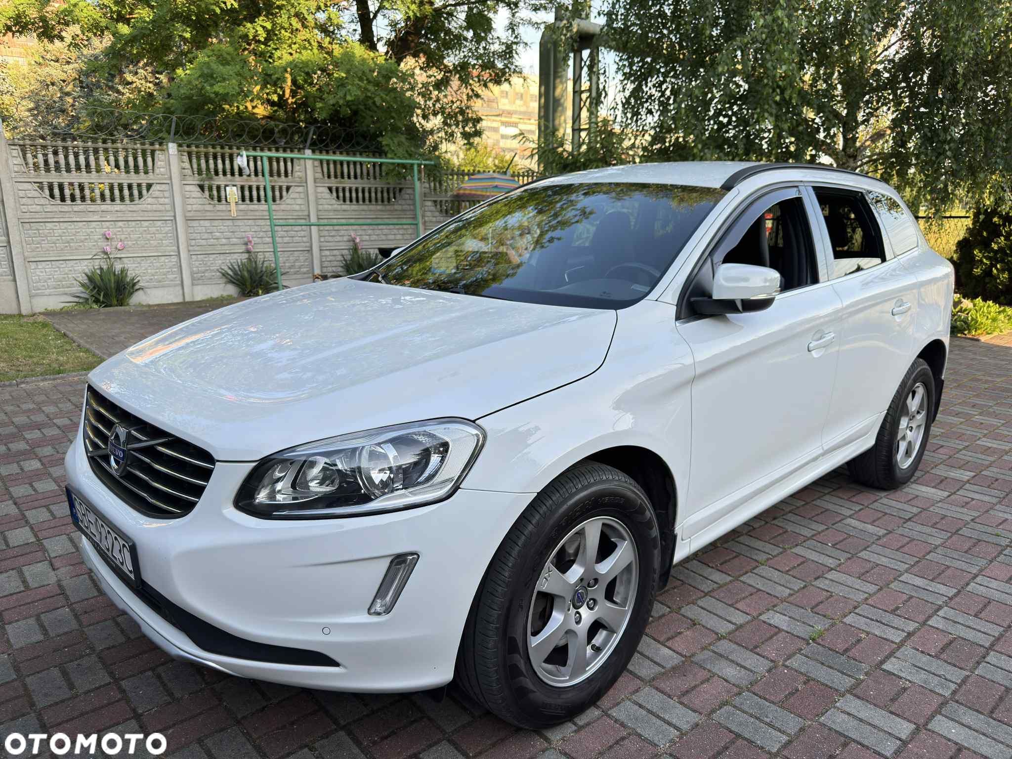 Volvo XC 60 D4 Momentum - 1