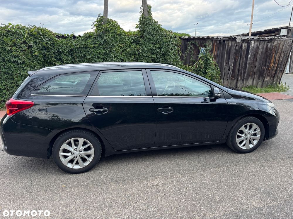 Toyota Auris 1.6 Valvematic Executive - 6