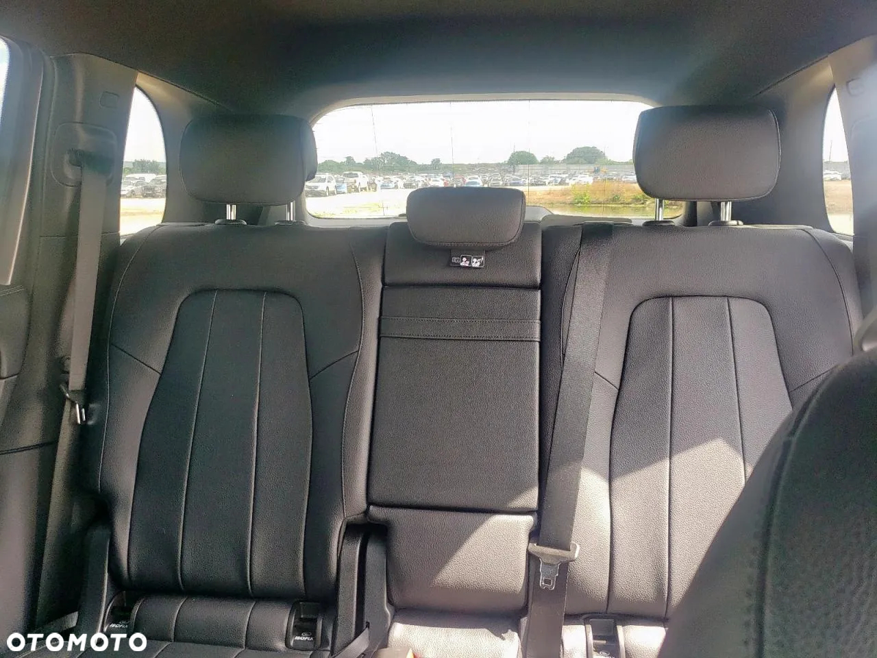 Mercedes-Benz GLB - 10
