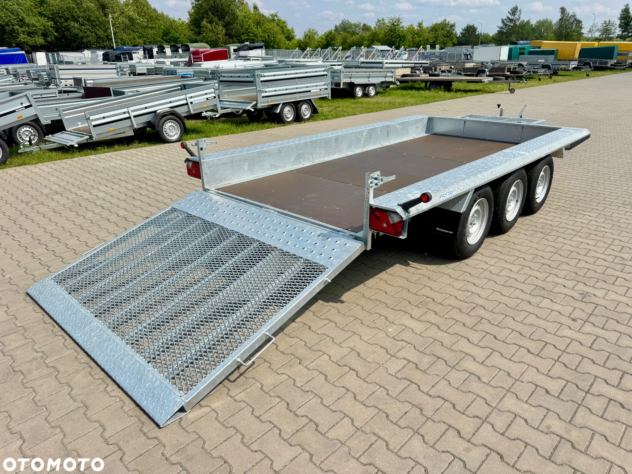 Niewiadów KN401835T - 400 x 185 cm | 2570kg ładowności | trap stalowy | 3-osiowa budowlanka - 25