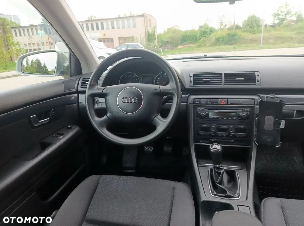 Audi A4 Limousine - 14