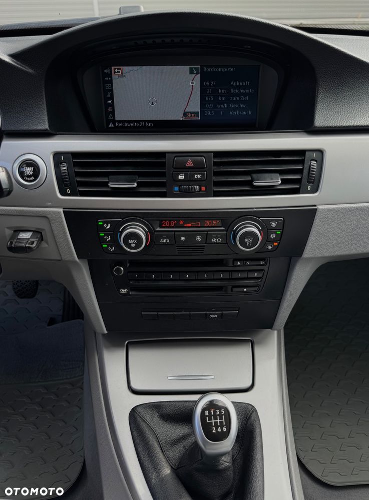 BMW Seria 3 318i - 21