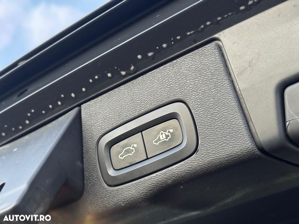 Volvo XC 60 T5 AWD Geartronic RDesign - 16