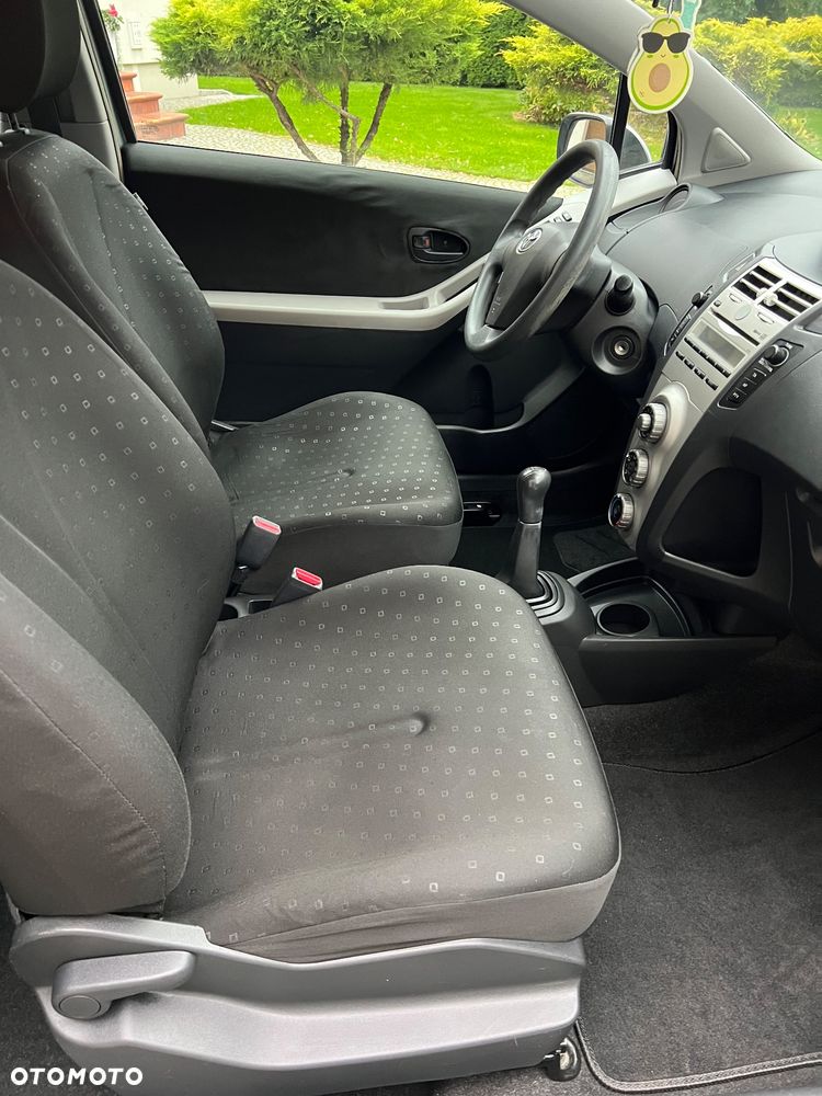 Toyota Yaris - 8
