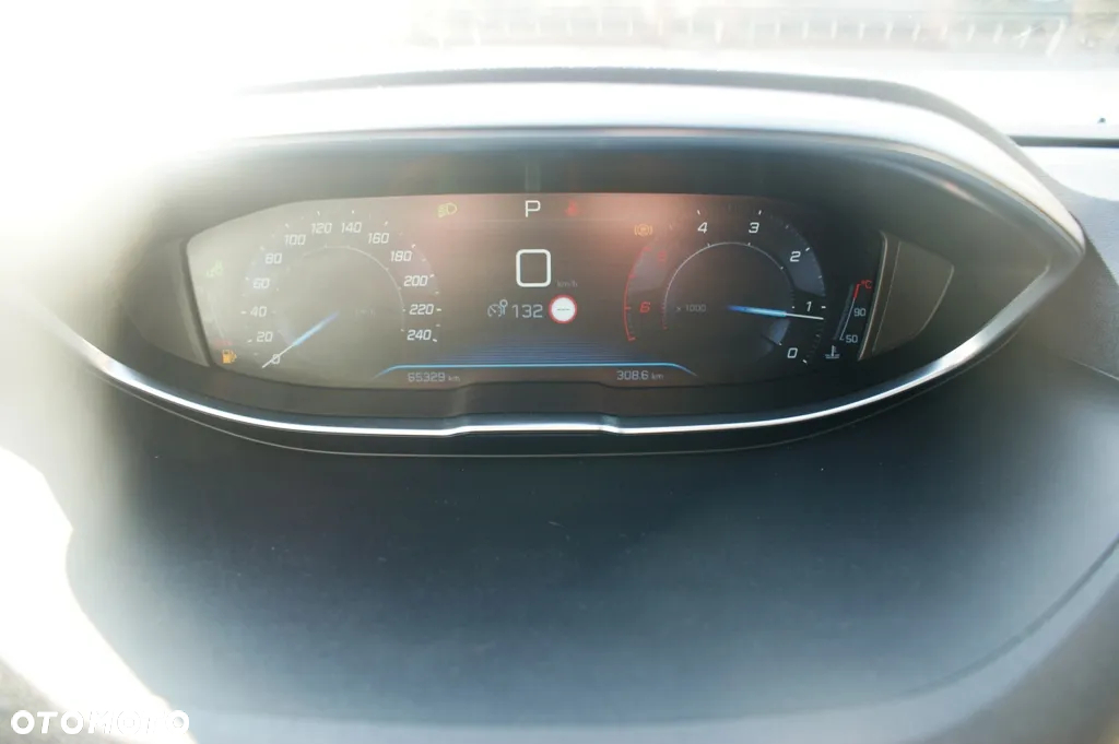 Peugeot 5008 1.5 BlueHDI Allure S&S EAT8 - 9