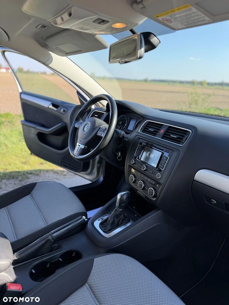 Volkswagen Jetta Hybrid - 25