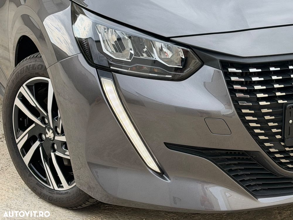 Peugeot 208 1.2 L PureTech STT EAT8 GT Pack - 9