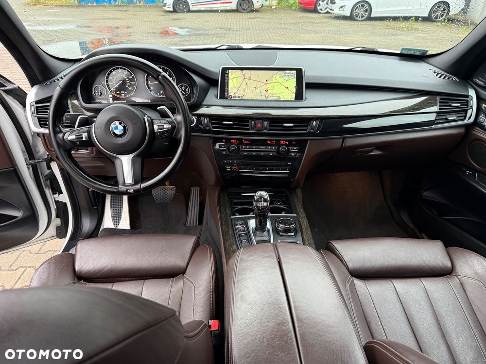BMW X5 xDrive50i - 11