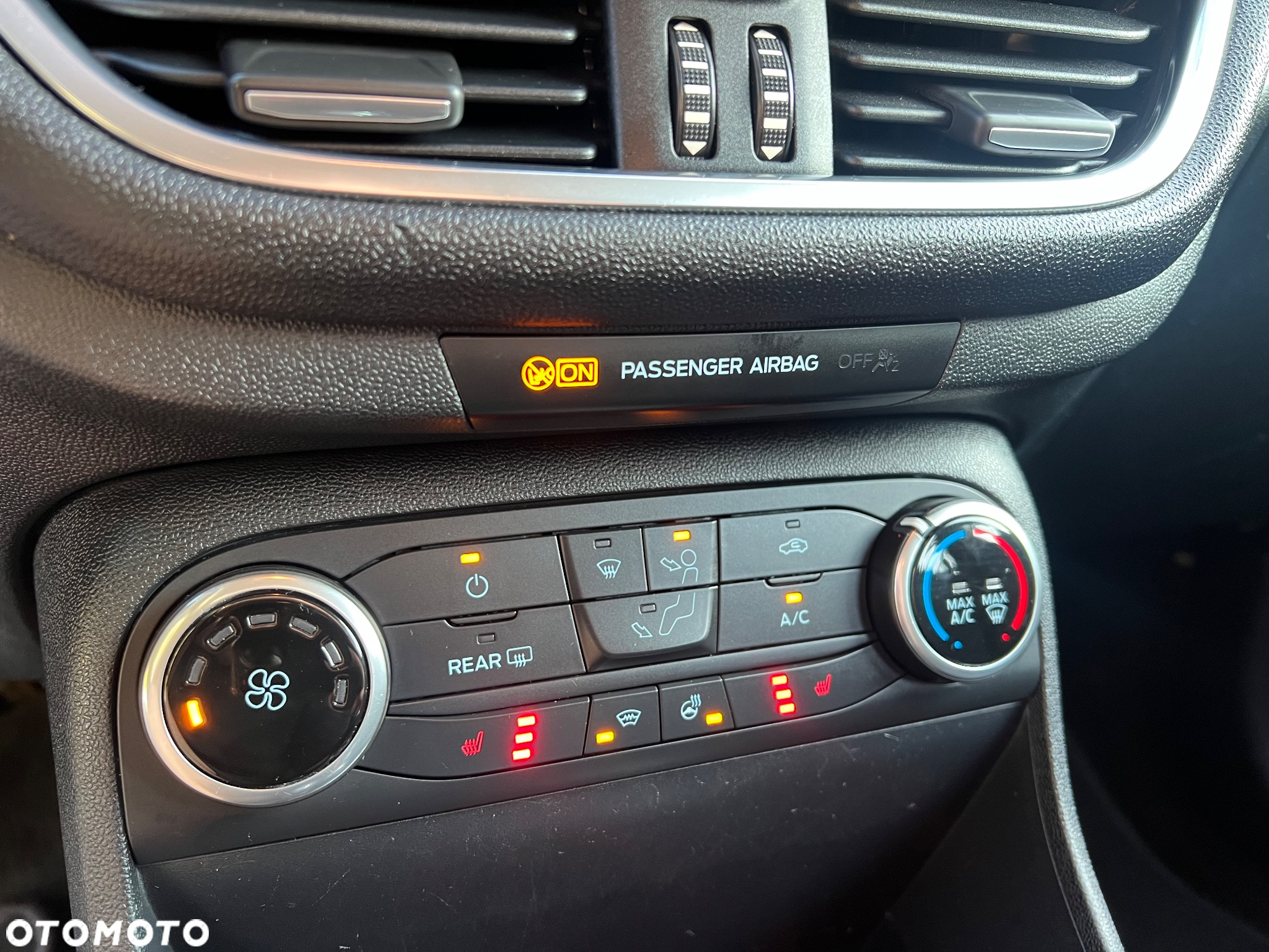 Ford Fiesta 1.0 EcoBoost S&S COOL&CONNECT - 29