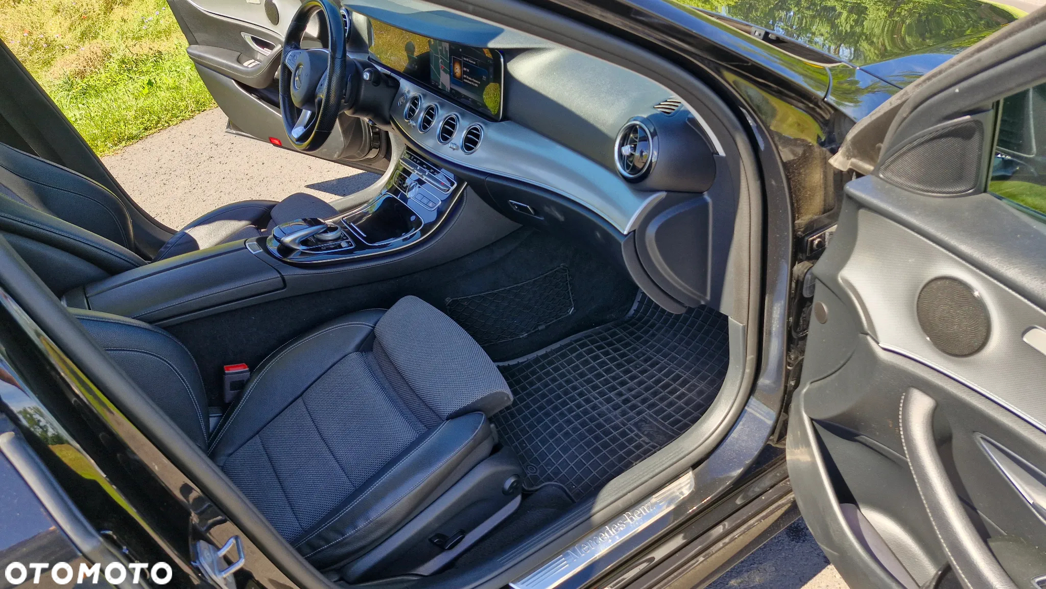 Mercedes-Benz Klasa E 220 d T 9G-TRONIC AMG Line - 25