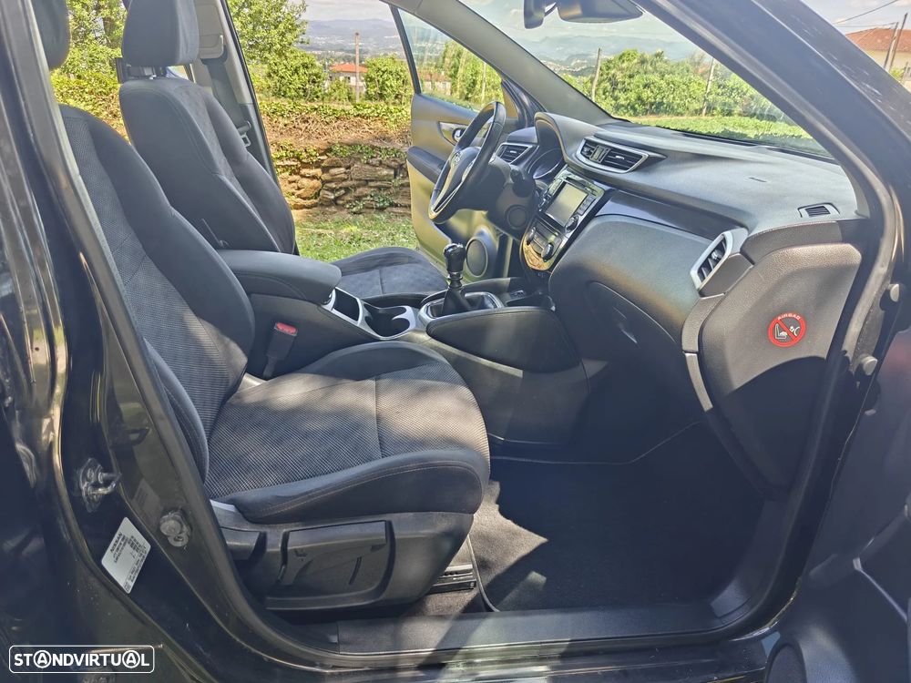 Nissan Qashqai 1.5 dCi N-Connecta 18 - 17