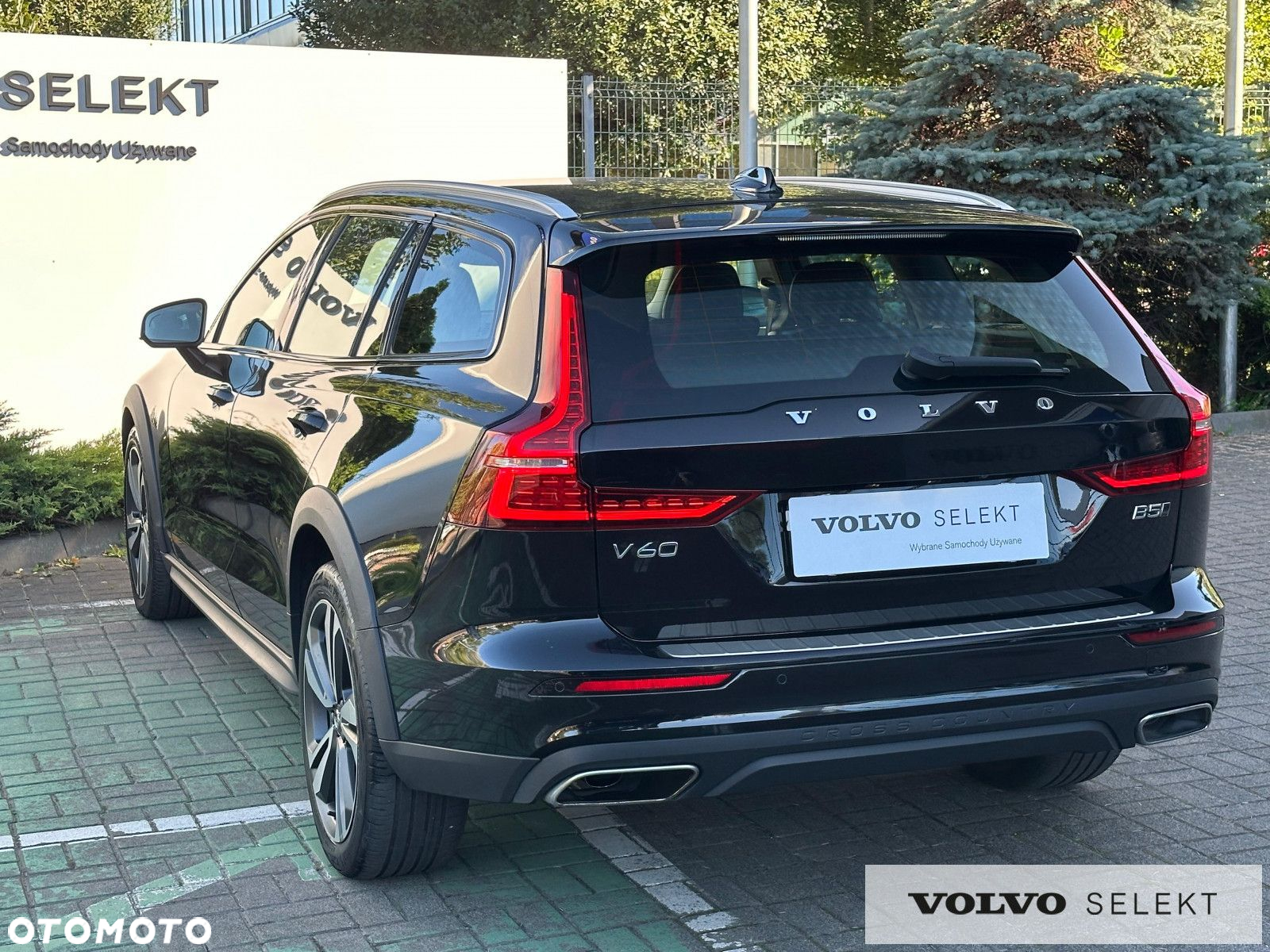 Volvo V60 Cross Country - 15
