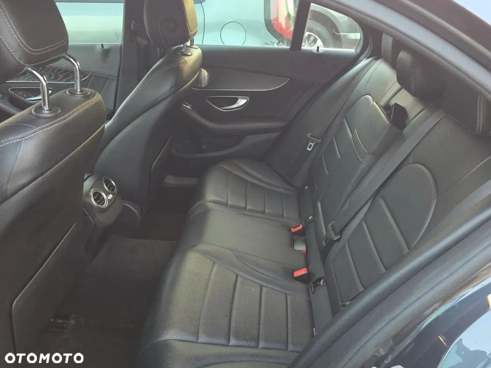 Mercedes-Benz Klasa C 300 7G-TRONIC AMG Line - 14