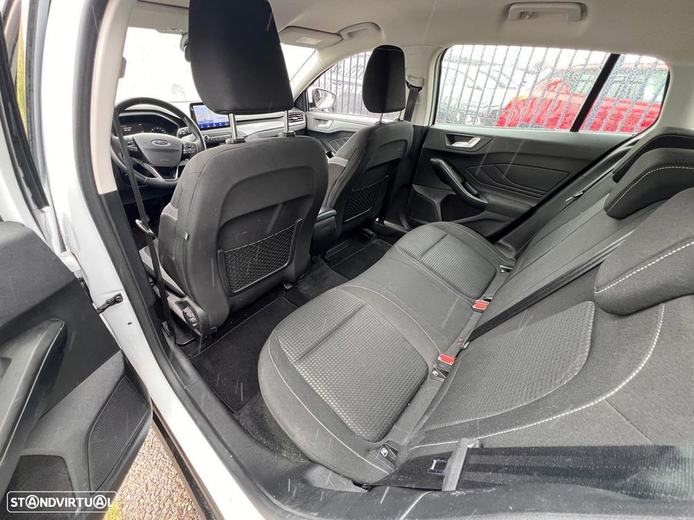 Ford Focus 1.0 EcoBoost Connected - 11