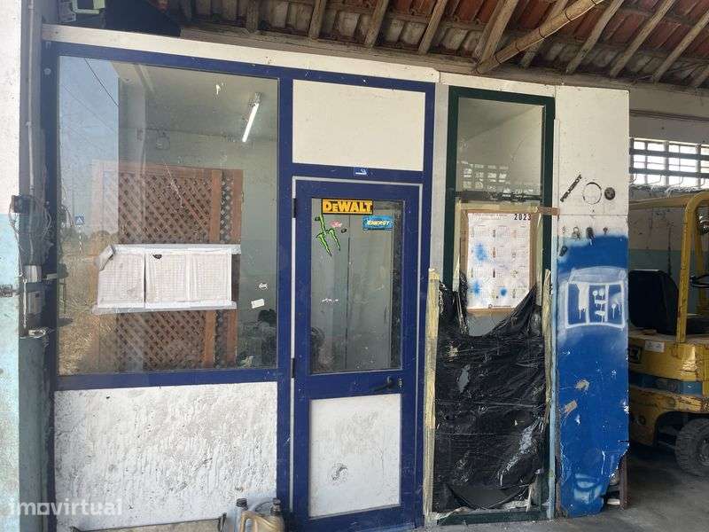 Armazém com cerca de 150 m2 (7,5 m x 21m) - Grande imagem: 3/8