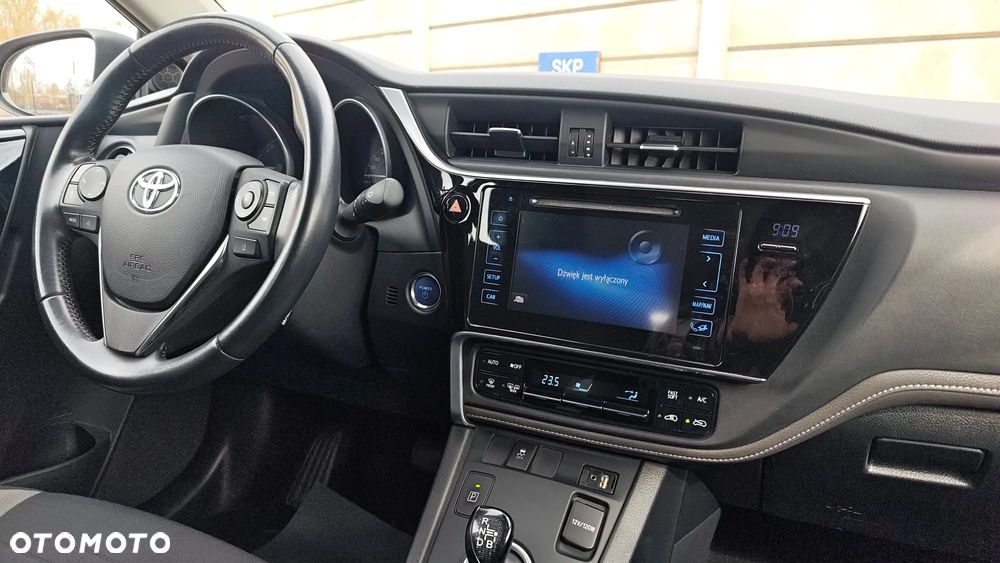 Toyota Auris 1.8 HSD Luna - 32