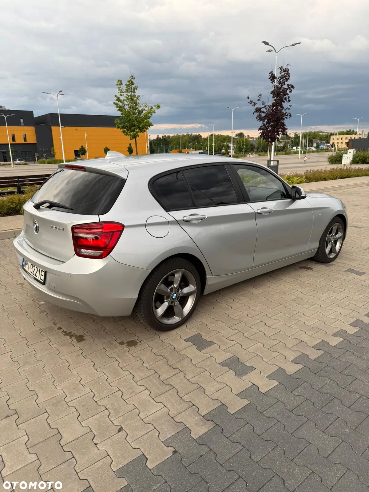 BMW Seria 1 120d - 4
