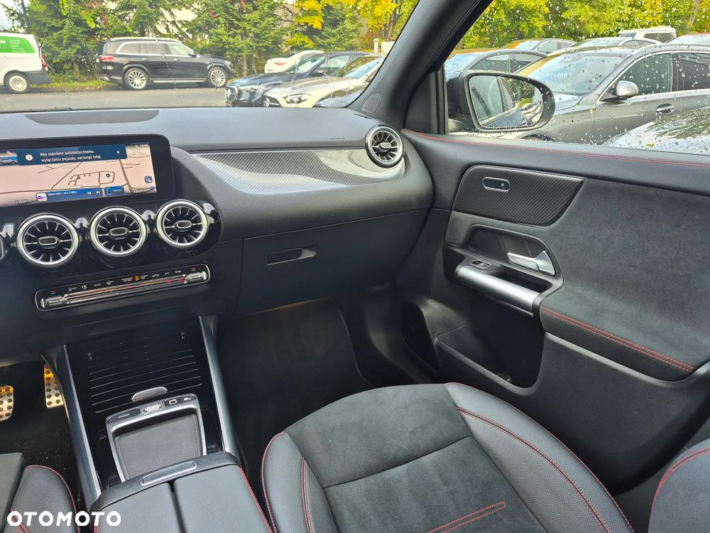 Mercedes-Benz GLA 200 AMG Line - 27