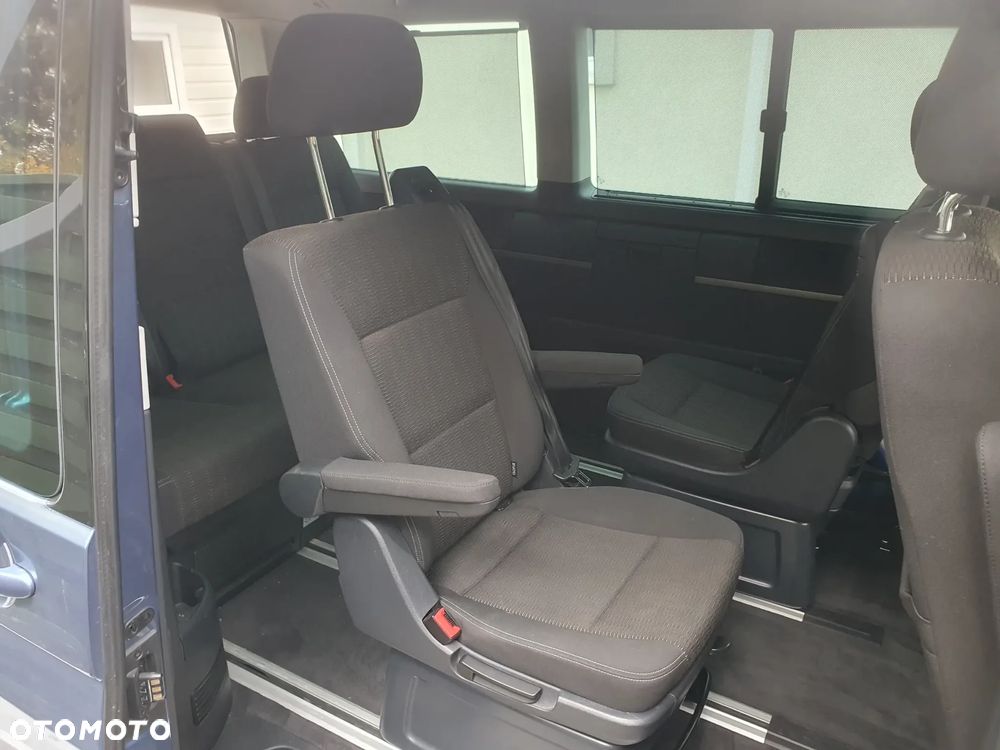 Volkswagen Multivan - 30