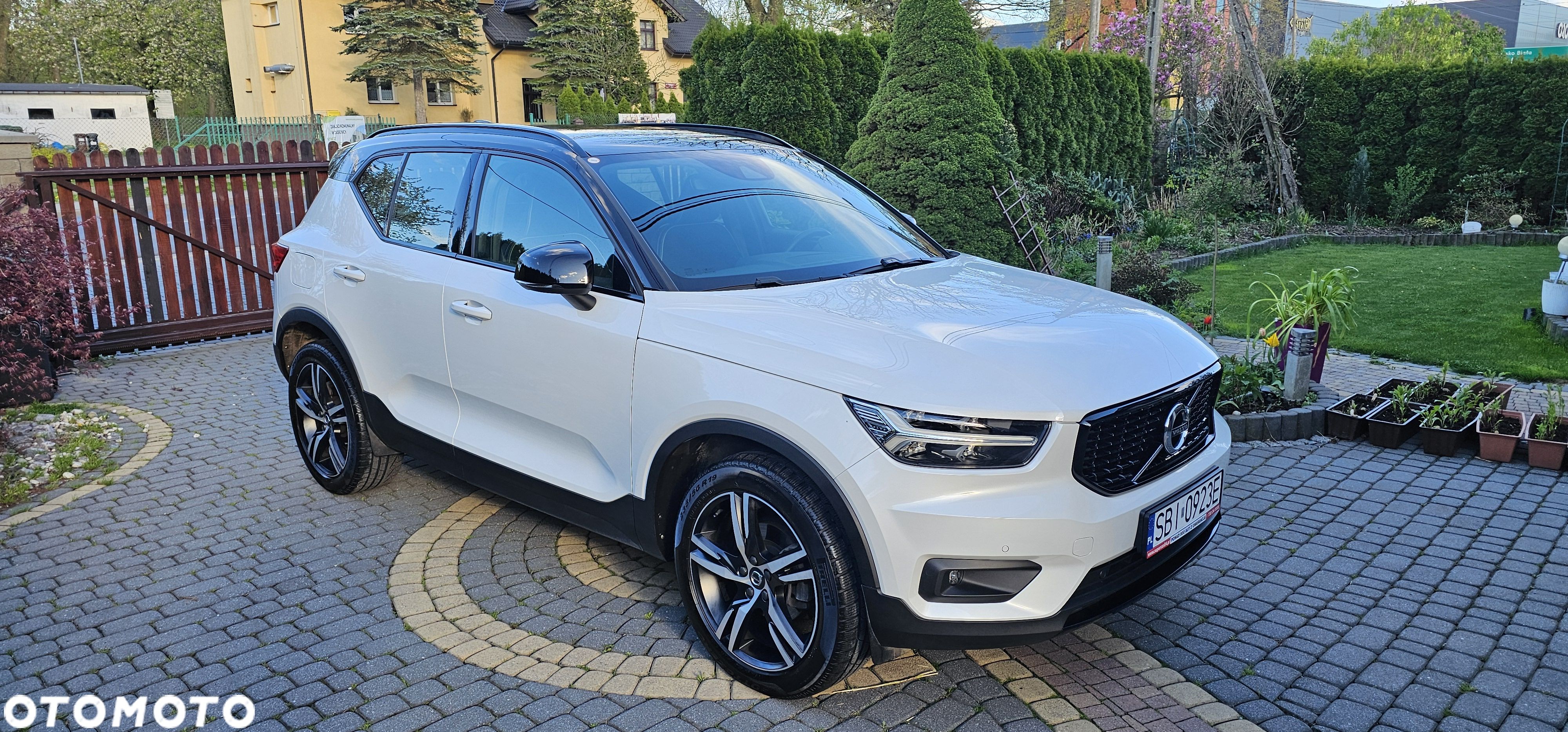 Volvo XC 40 T3 R-Design - 1