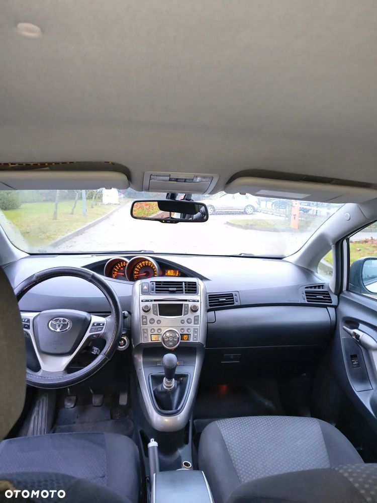 Toyota Verso 1.6 Edition - 10