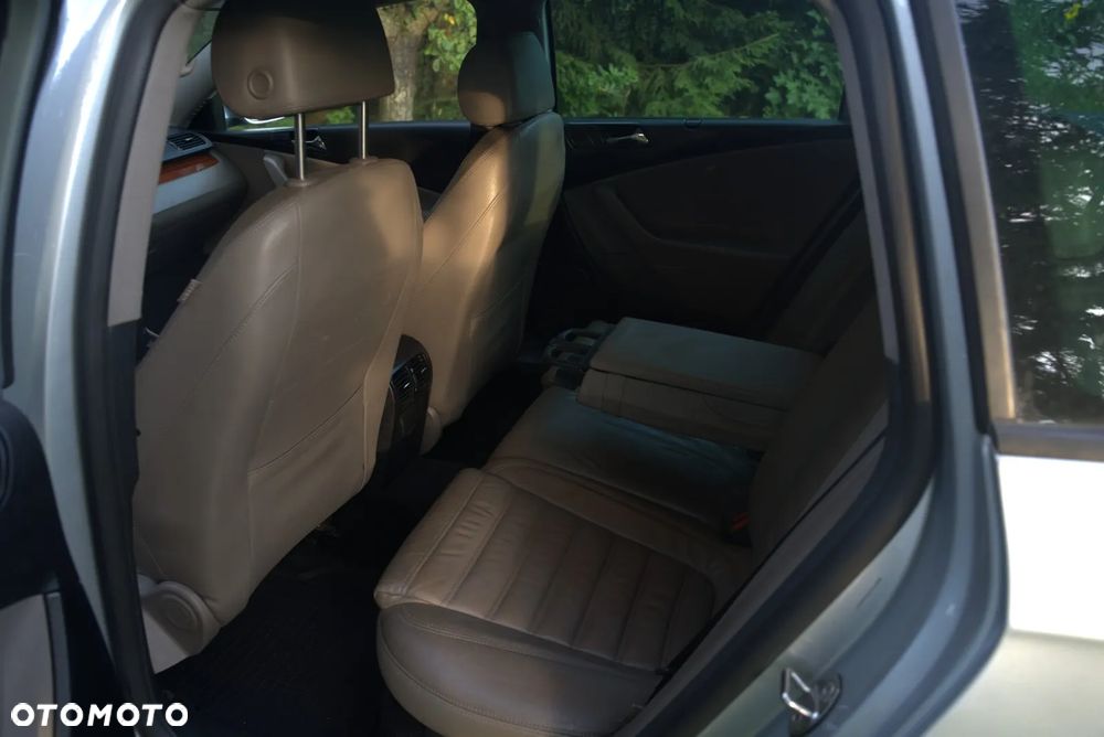 Volkswagen Passat 2.0 TDI 4Mot Highline - 15