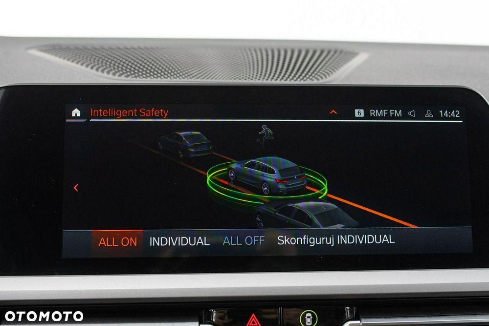 BMW Seria 3 318i - 15