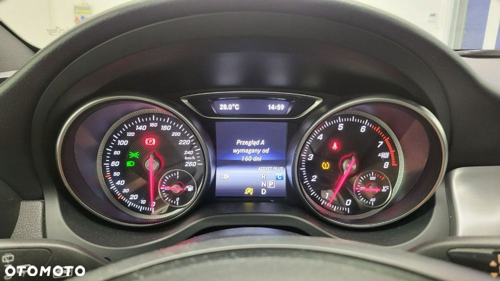 Mercedes-Benz GLA - 16