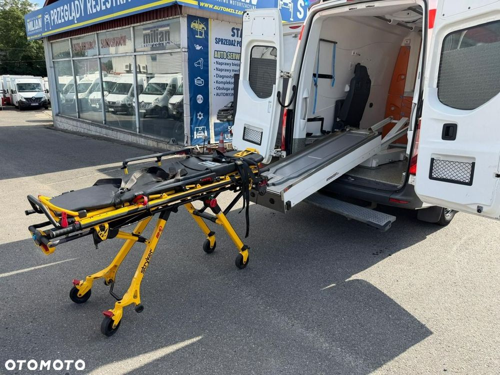 Mercedes-Benz Sprinter - 2