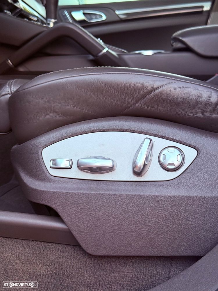 Porsche Cayenne — fotografia 16