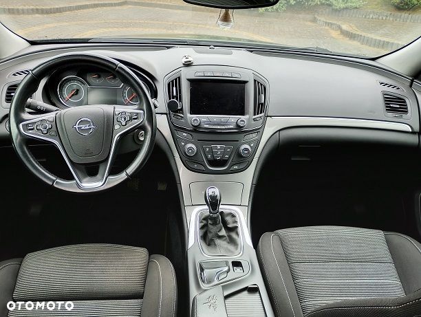 Opel Insignia - 11