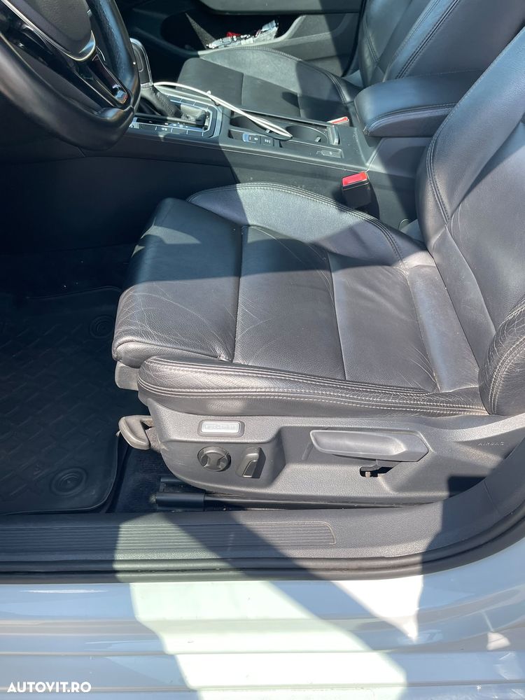 Volkswagen Passat - 11