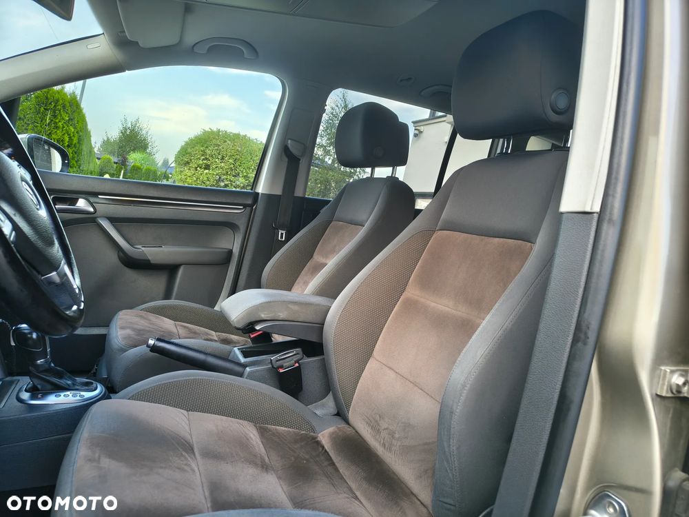 Volkswagen Touran 2.0 TDI DPF Cross DSG - 16