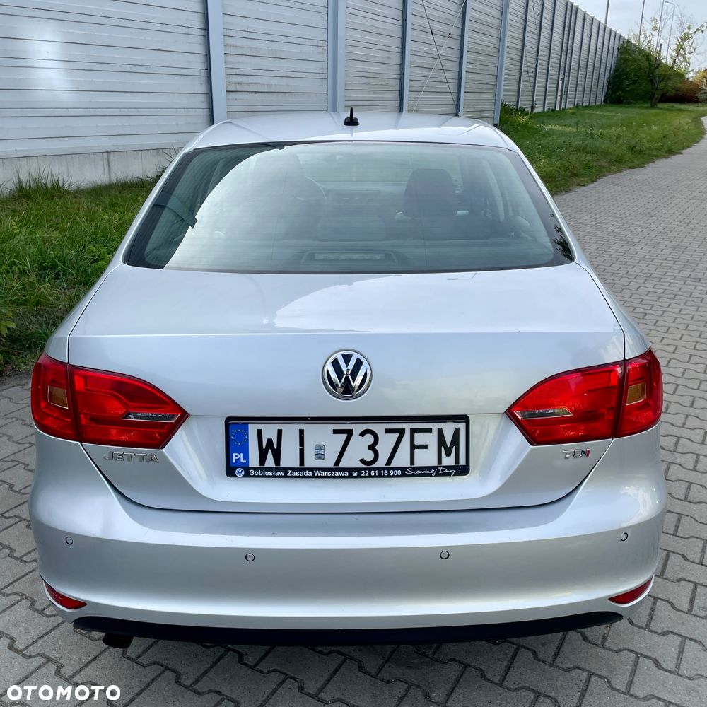 Volkswagen Jetta 1.6 TDI BMT Trendline - 8