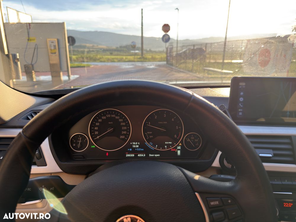 BMW Seria 3 320d - 17