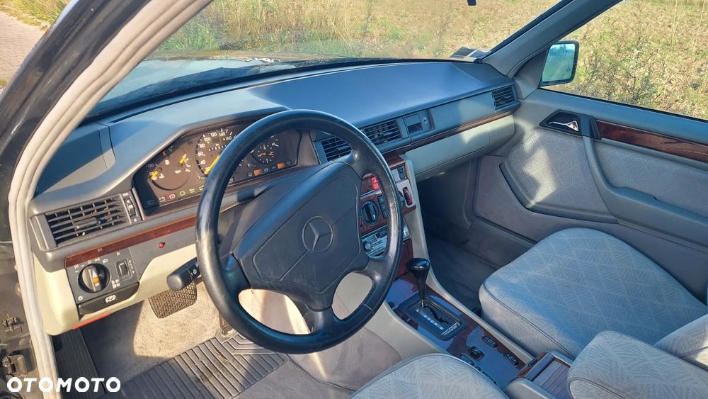 Mercedes-Benz W124 (1984-1993) - 12