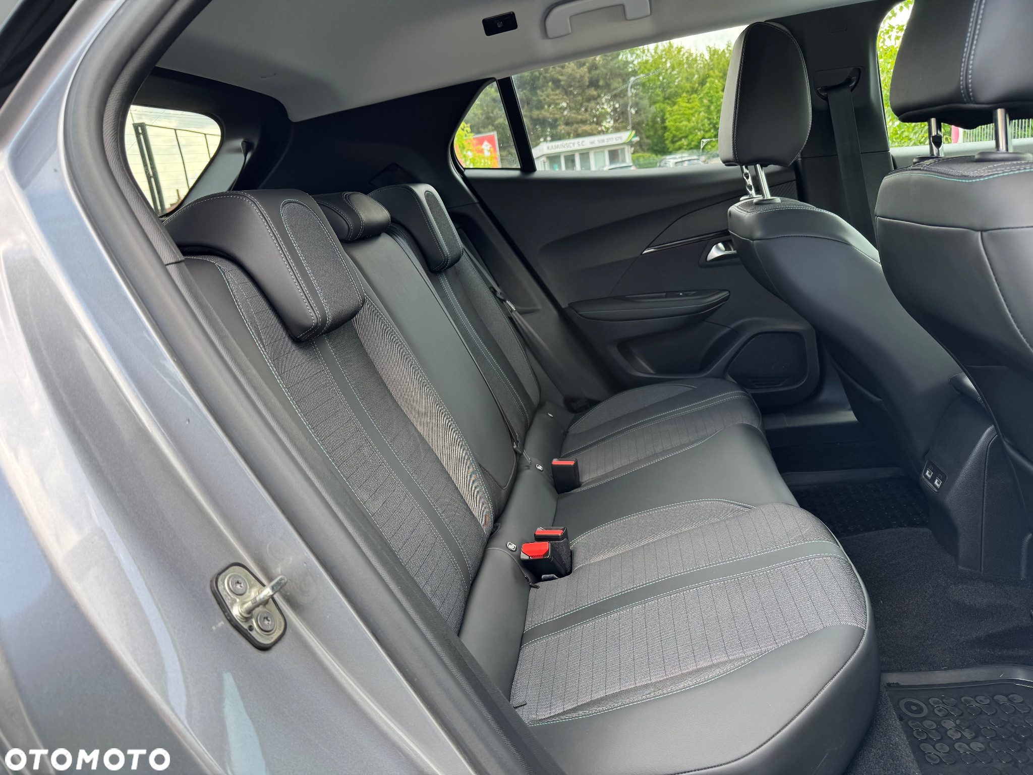 Peugeot 2008 e-2008 Allure - 7
