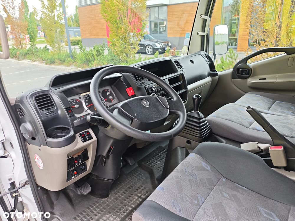Renault Maxity - 19