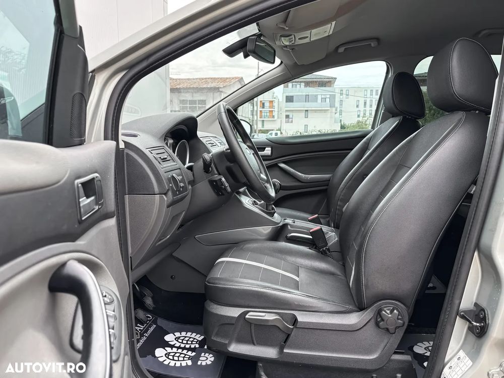 Ford Kuga - 8