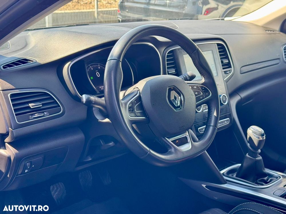 Renault Megane TCe 140 GPF LIMITED - 5