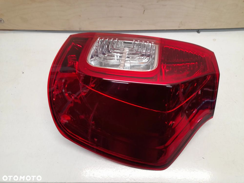 LAMPA TYLNA PRAWA DACIA LOGAN MCV II - 2