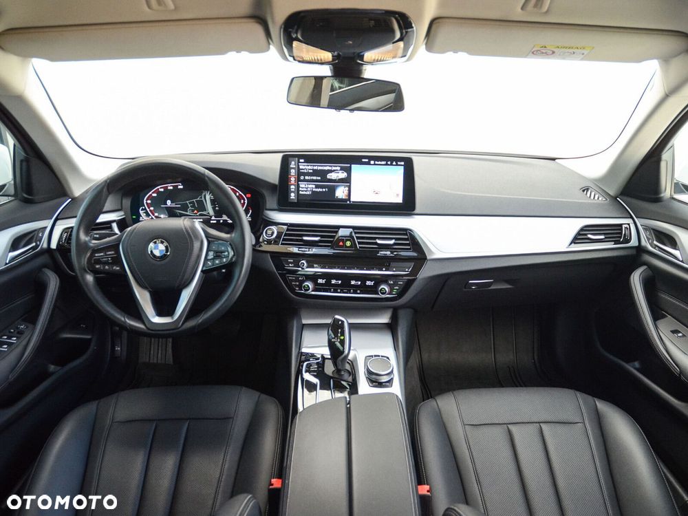 BMW Seria 5 518d mHEV - 4