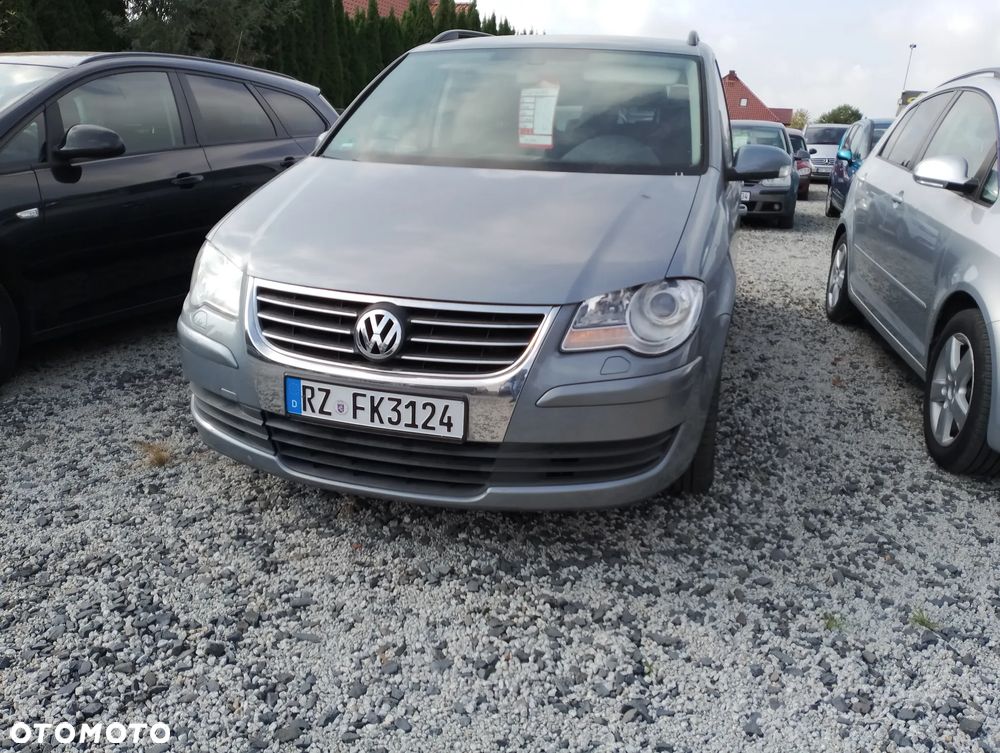Volkswagen Touran - 18