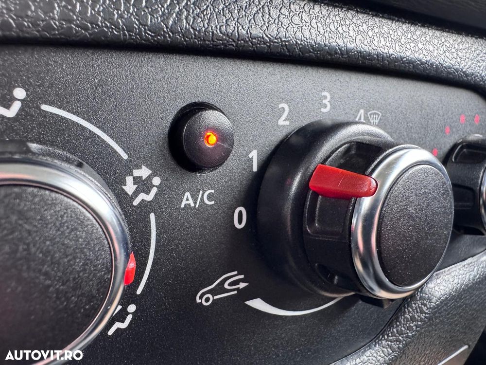 Dacia Lodgy 1.5 Blue dCi Laureate - 23