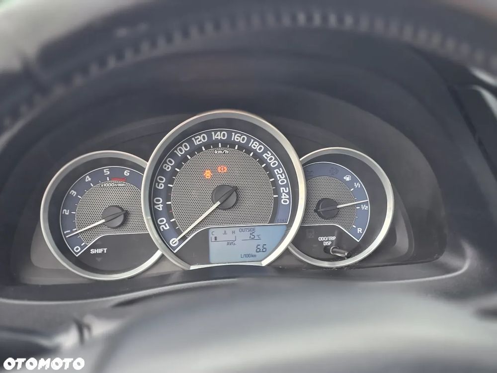 Toyota Auris 2.0 D-4D Prestige - 29