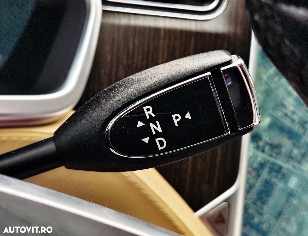 Tesla Model S Performance - 17