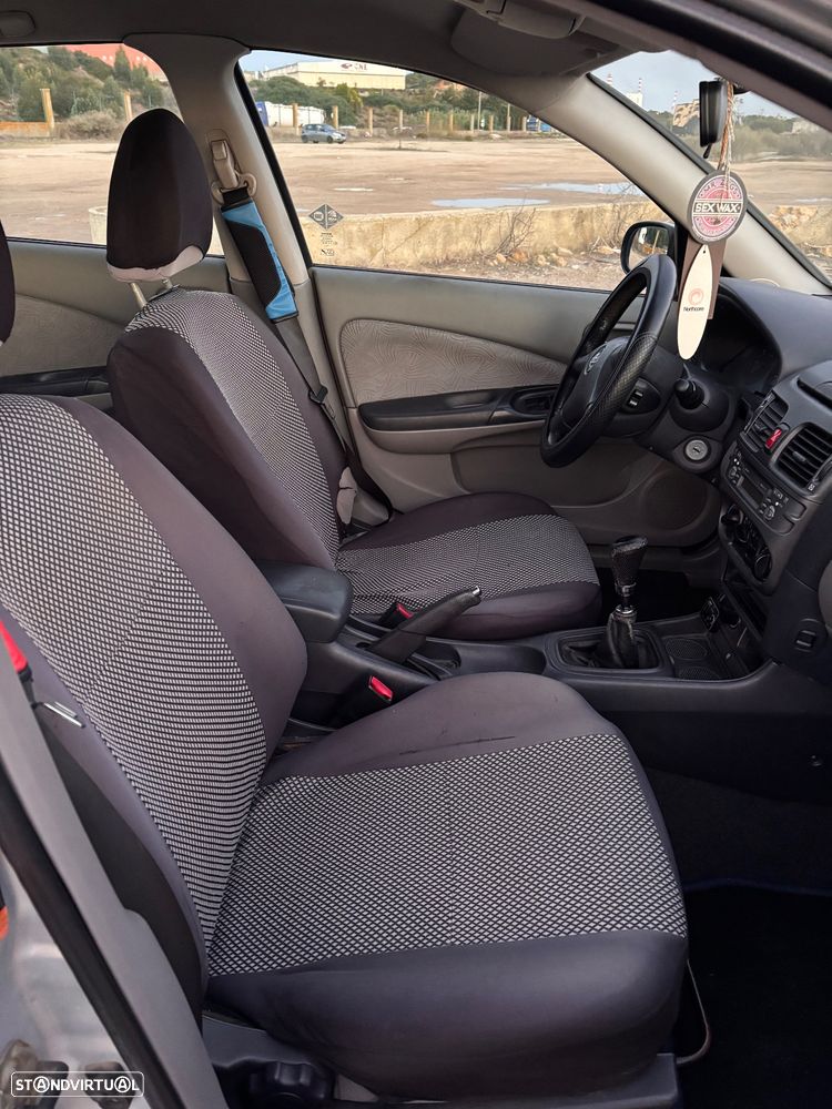 Nissan Almera 1.5 Luxury ABS+AC - 8