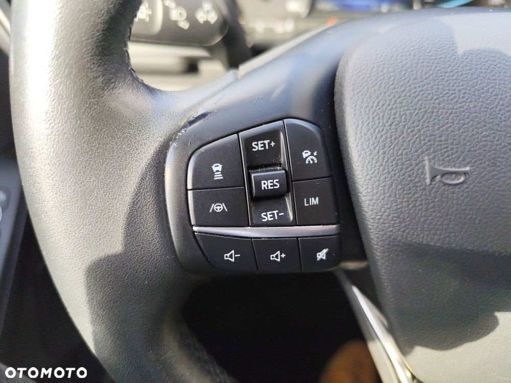 Ford Kuga - 24