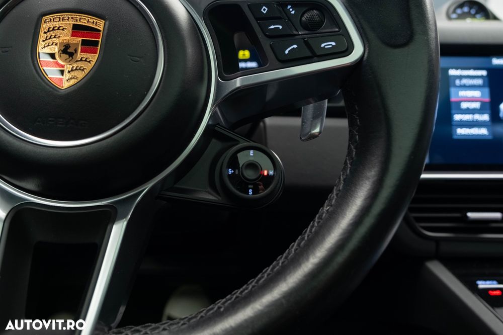 Porsche Cayenne Coupe - 24